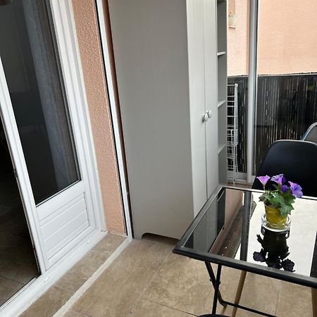 Studio Climatise Proche Port Et Plages La Londe-les-Maures Dış mekan fotoğraf