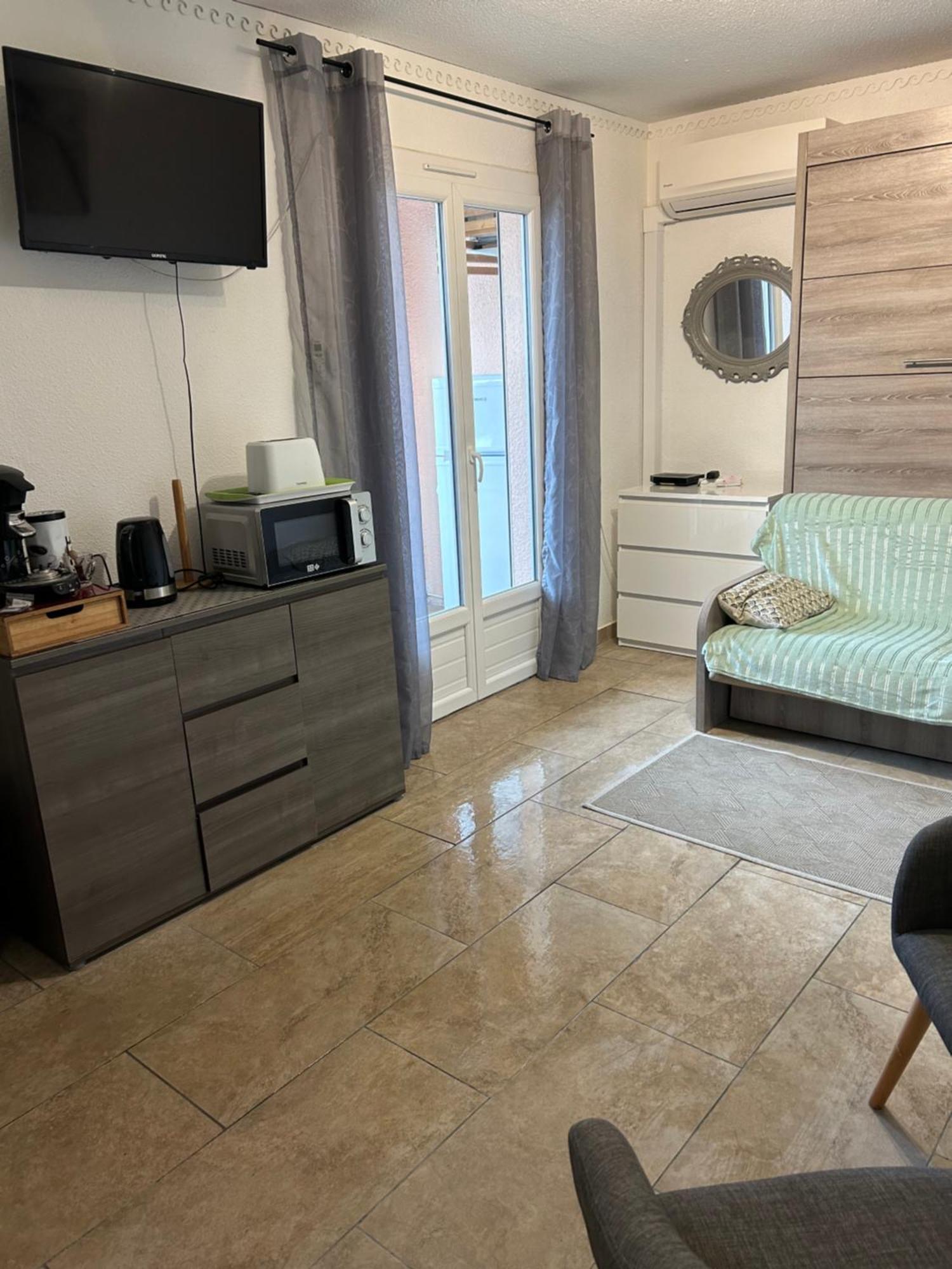 Studio Climatise Proche Port Et Plages La Londe-les-Maures Dış mekan fotoğraf