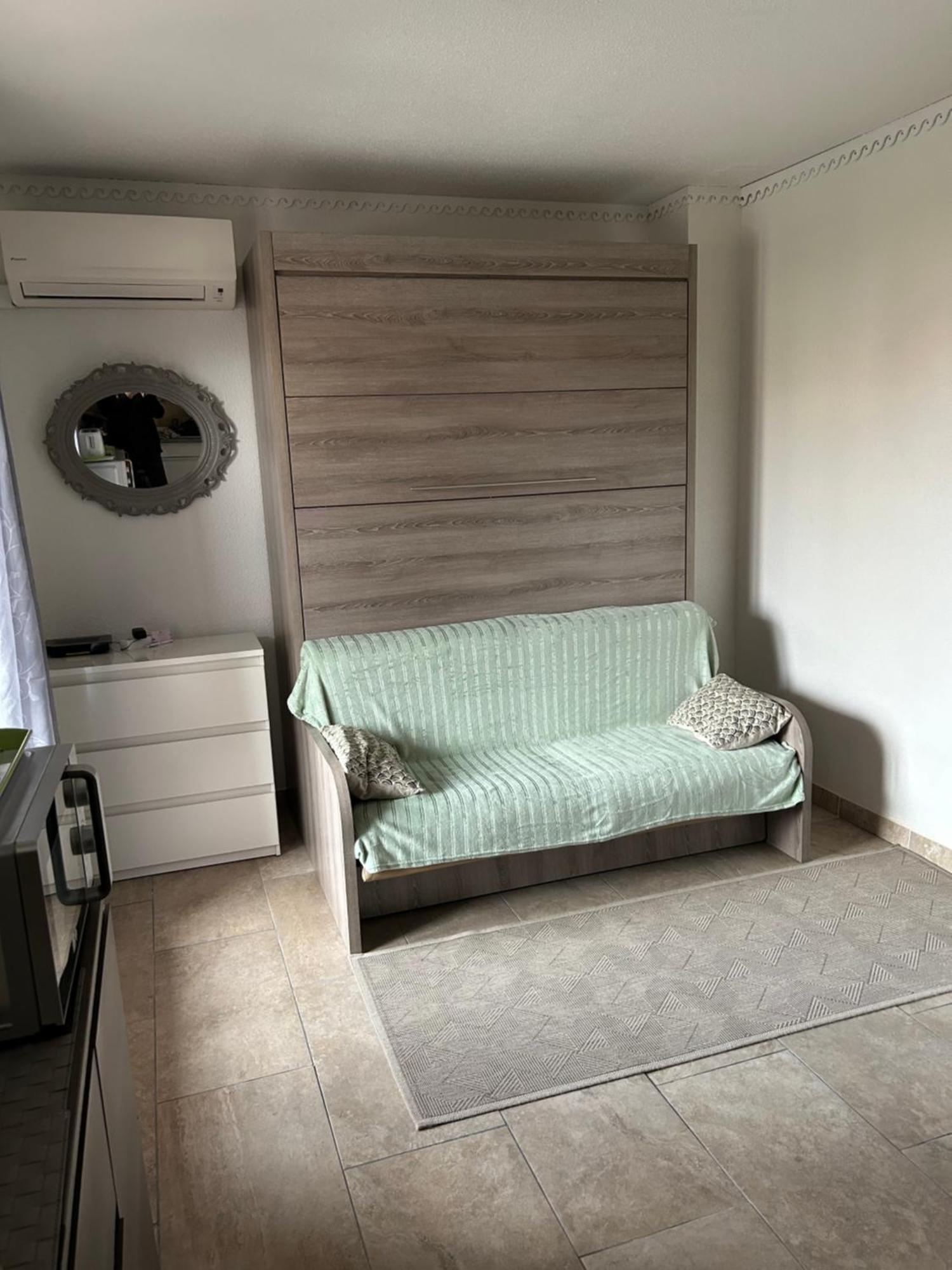 Studio Climatise Proche Port Et Plages La Londe-les-Maures Dış mekan fotoğraf
